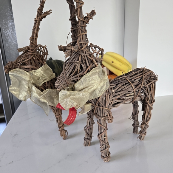 Rustic Woven Reindeer Decor - Picture 8 of 8